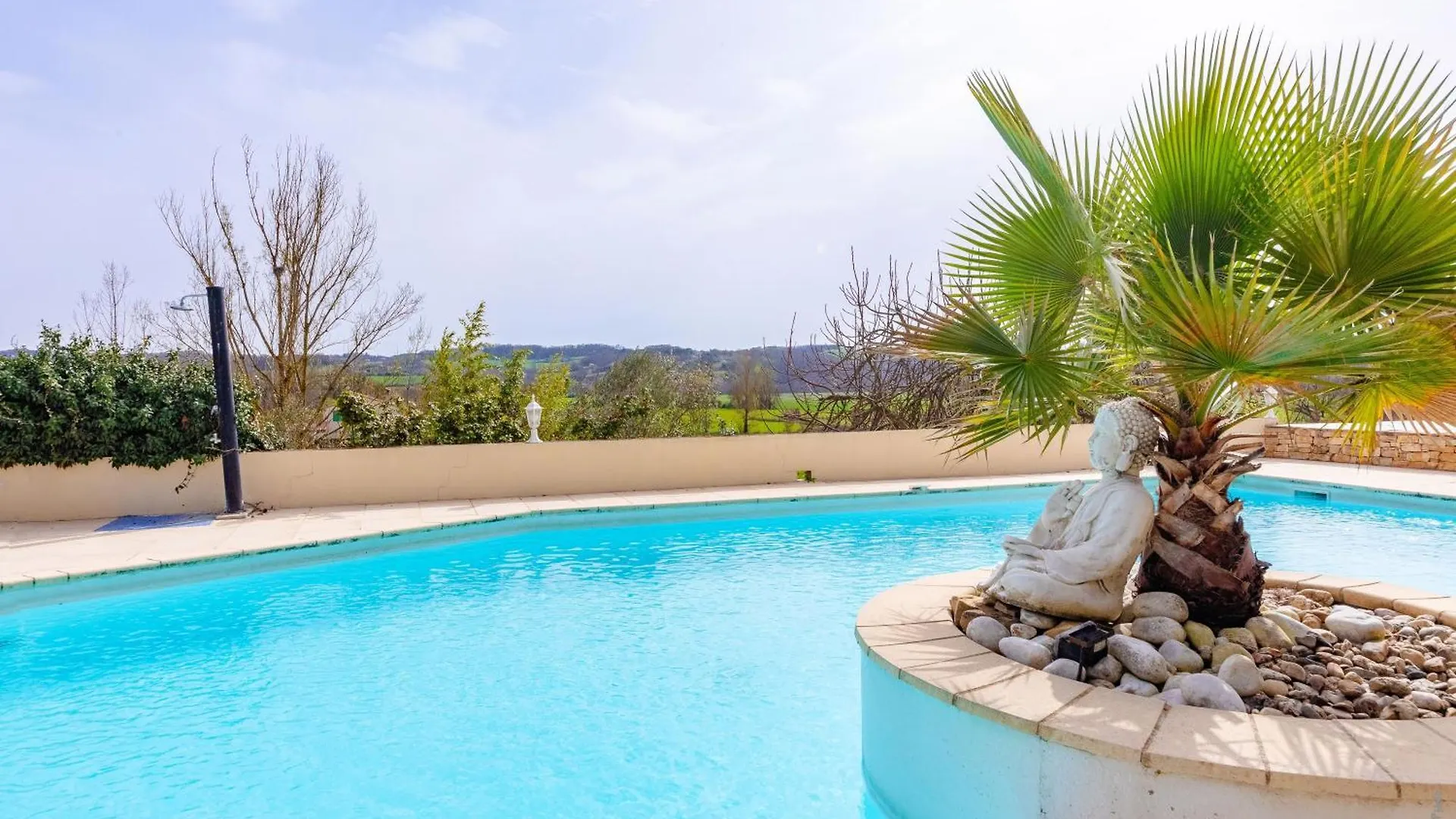 Villa Larmes - Spacieuse - Piscine - Spa Puybegon 0*,