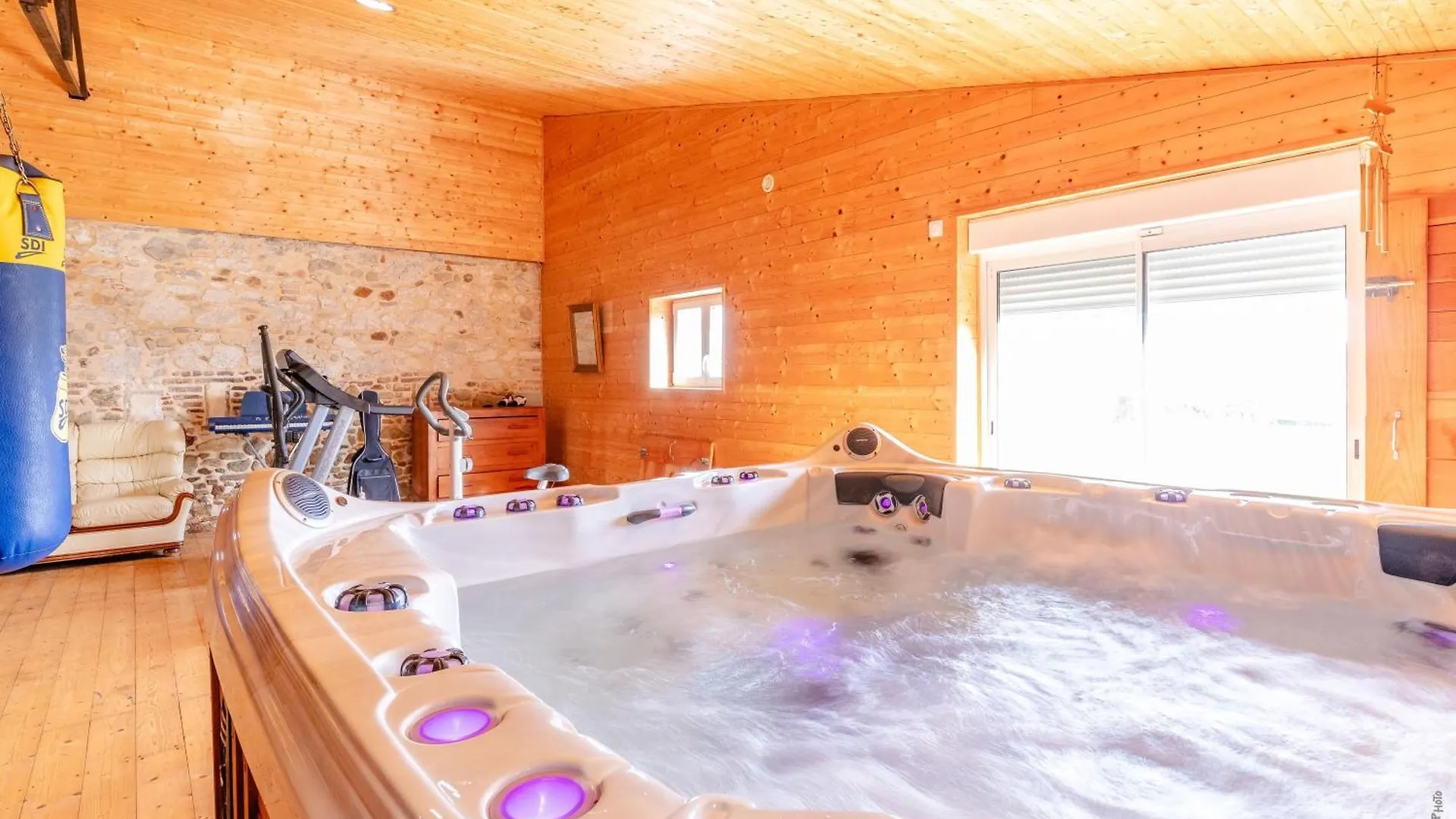 Villa Larmes - Spacieuse - Piscine - Spa Puybegon France
